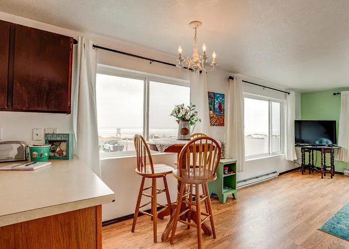 Rockaway Beach Apt W/ Ocean Views: Steps To Shore