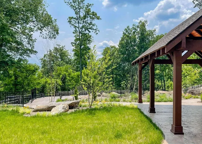 Priceless Mountain View + Hot Tub + Fireplaces + Pool Table - A Luxury View