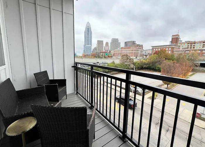 Cozysuites At Artcincy