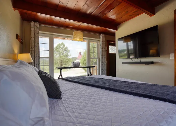 Meadow Cabin At Highland Meadows - Secluded Getaway