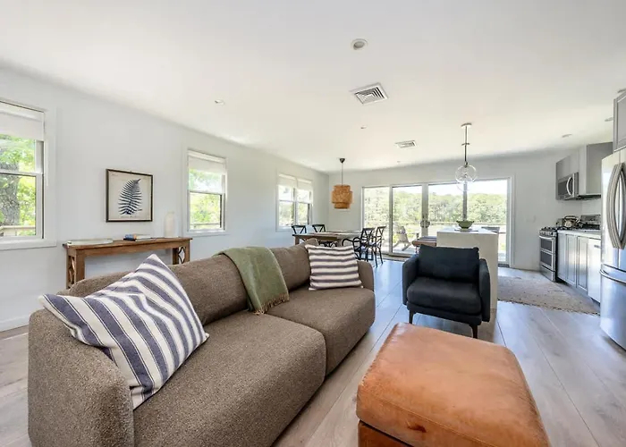 Newly Renovated Waterfront Cottage