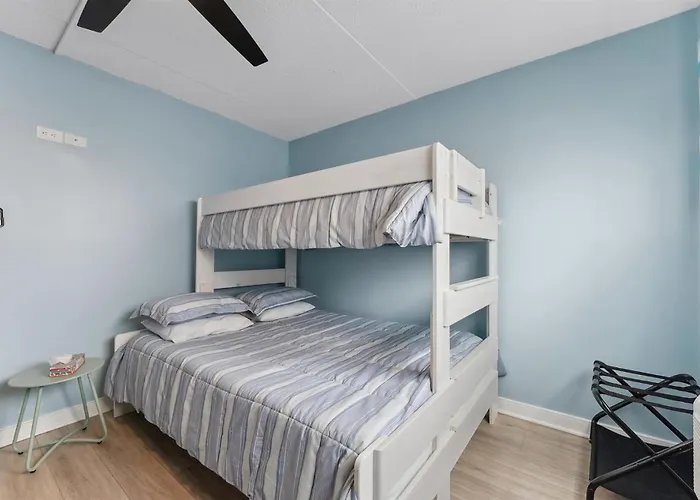 Coastal Comfort: 1 Bedroom Condo With Heated Pools