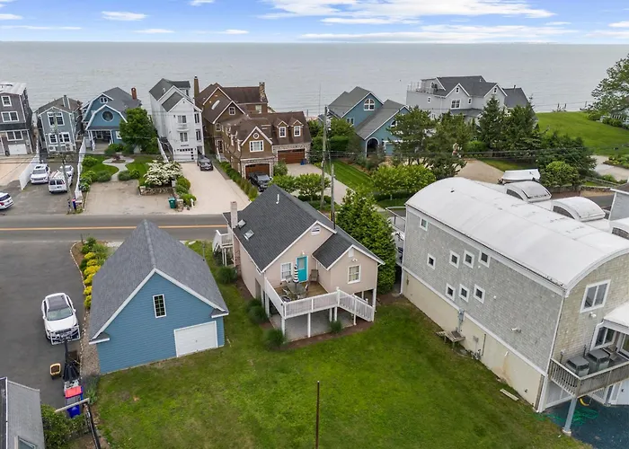 Charming Fairfield Cottage By The Sea