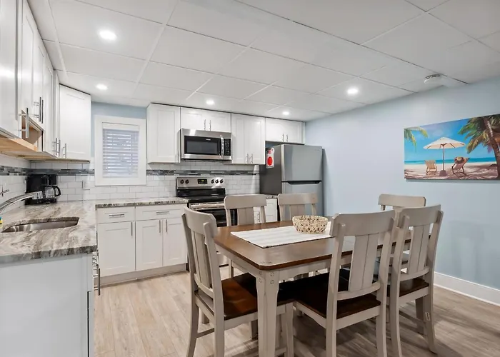 Modern 2Br Condo With 2 Heated Pools Near The Beach
