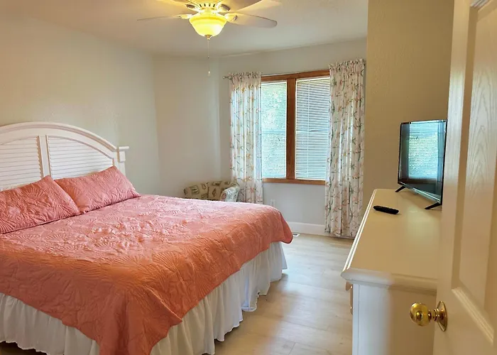 Updated Listing! 4 Min To Beach, Pool, Spa, Games