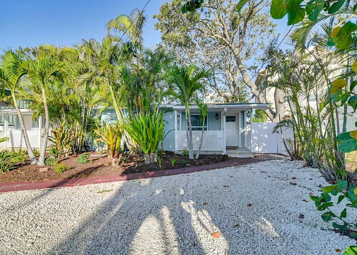 Indian Rocks Beach Retreat, Walk To Gulf & Beaches