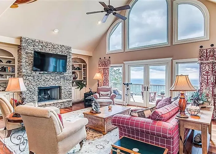 Eagles View - Gorgeous Mountain Views + Luxury Interiors + Telescope + Library
