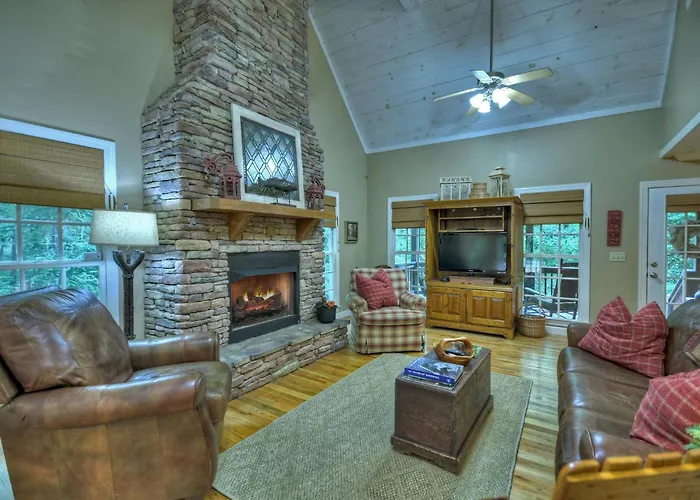 Southern Living Cottage Cozy Up By The Fire Relax On The Porch And Enjoy Peaceful Surroundings