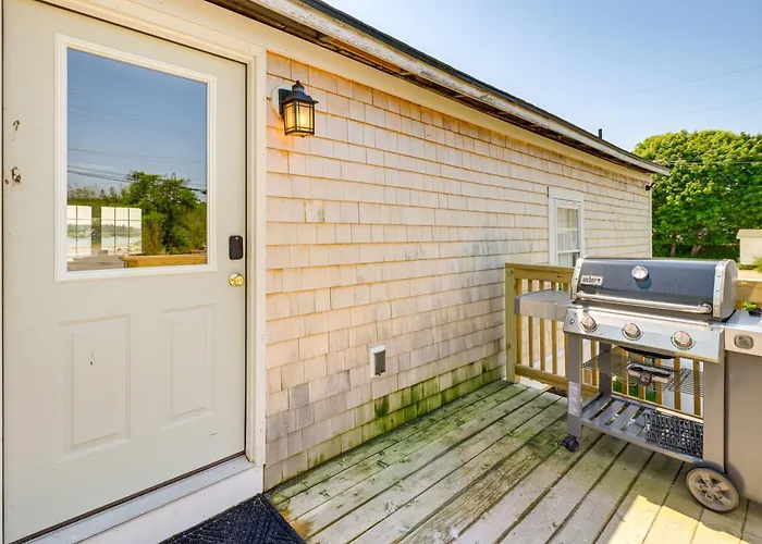 Historic Winter Harbor Cottage W/ Waterfront Views