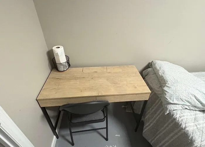 Cozy Room Near Downtown Hendersonville