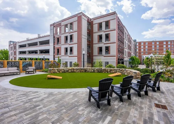 Spacious Apt Downtown