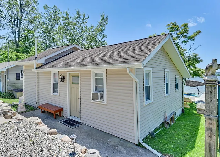 Lakefront Gem W/ Watercrafts & Dock In Coldwater!