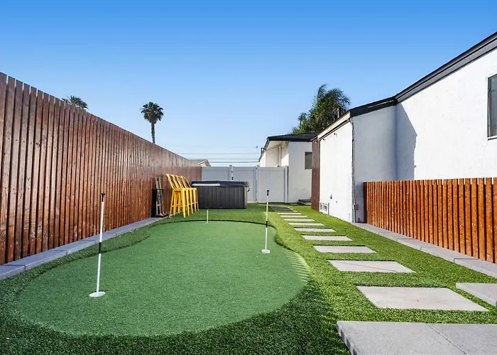 Family Pool House Oasis