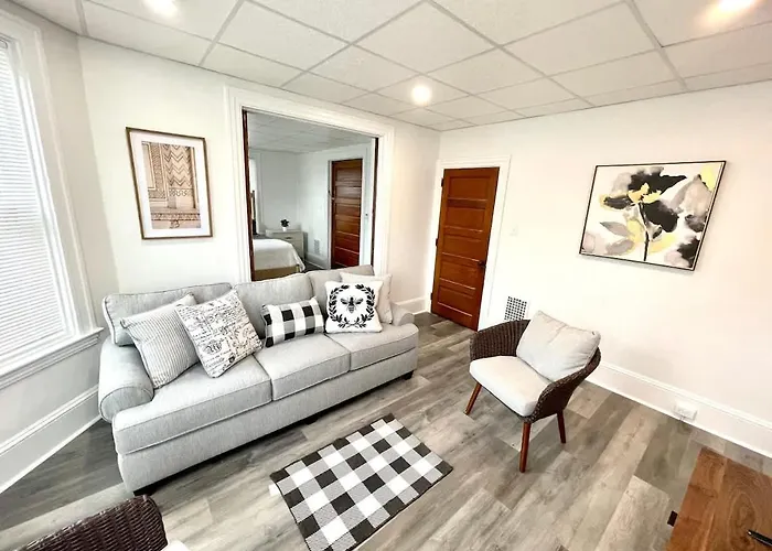 Cozy Lancaster Apartment Near Attractions