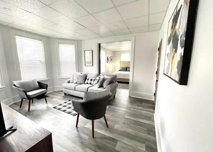 Cozy Lancaster Apartment Near Attractions