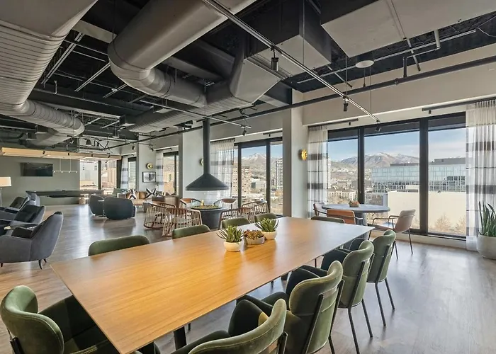 Modern Downtown High Rise Gym Free Pkg