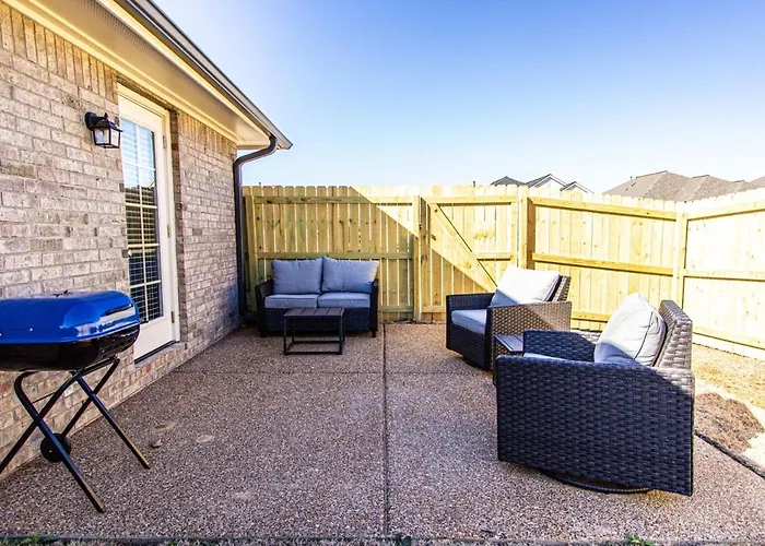 Luxury 5-Star Retreat - Family & Pet Friendly