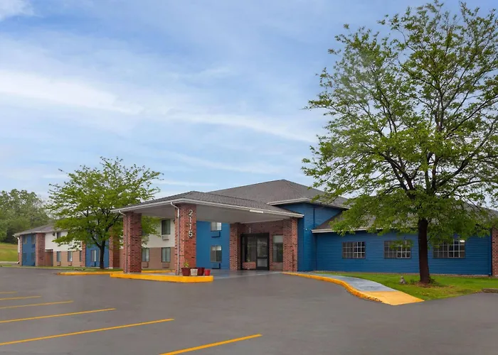 Americinn By Wyndham Reedsburg