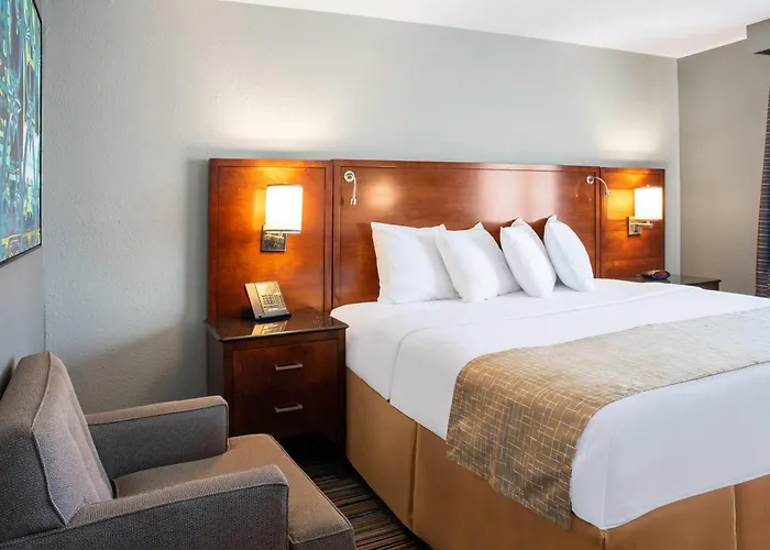 Travelodge By Wyndham Bloomington