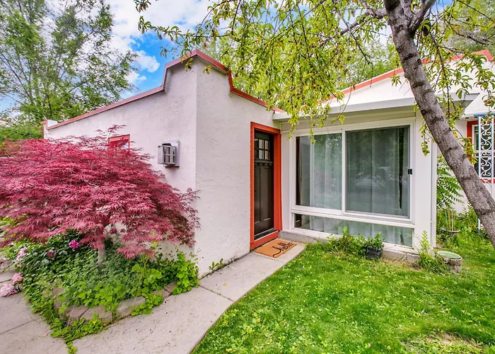 Earthy Pearl 1 Bedroom Suite At The Boise Depot