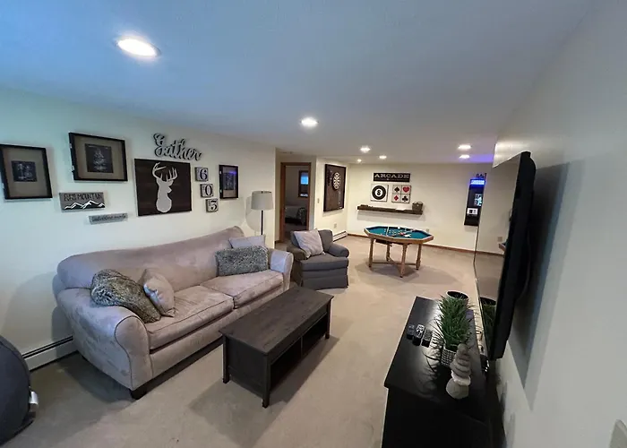The Timberview - 4 Bedroom Air Conditioned Townhouse
