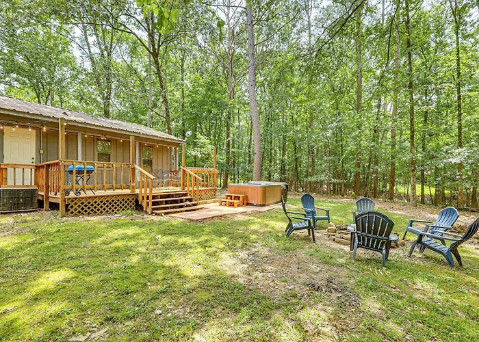 < 3 Mi To Broken Bow Lake: Wooded Haven!