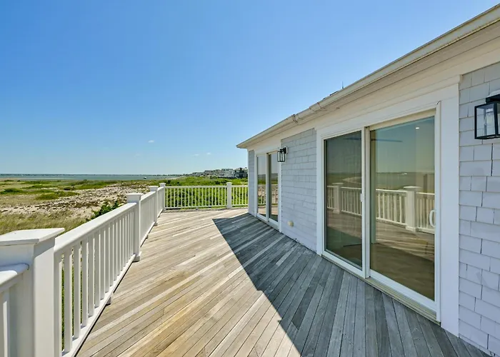 Waterfront Westhampton Haven: Private Beach