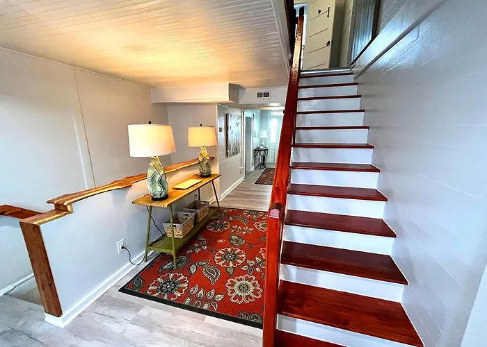 Historic Waterfront, Downtown, Boat Slip Avail