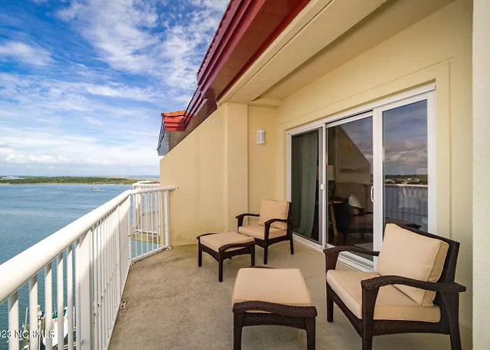 Waterfront Resort , World Class Marina & Slip Avai