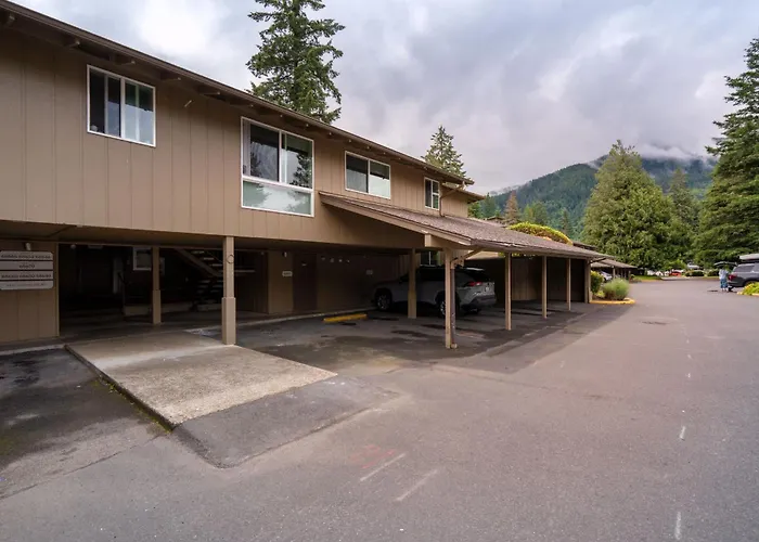 Mt Hood Village Condo - Cozy Retreat With Fireplace