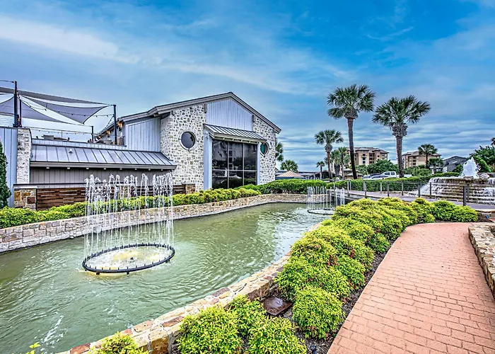 Waterfront Condo On Lake Lbj With Pool & Views