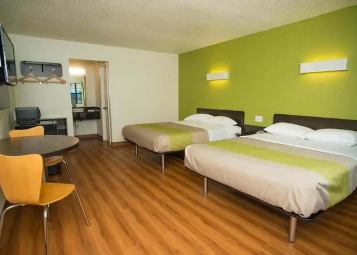 Motel 6-Palestine, Tx