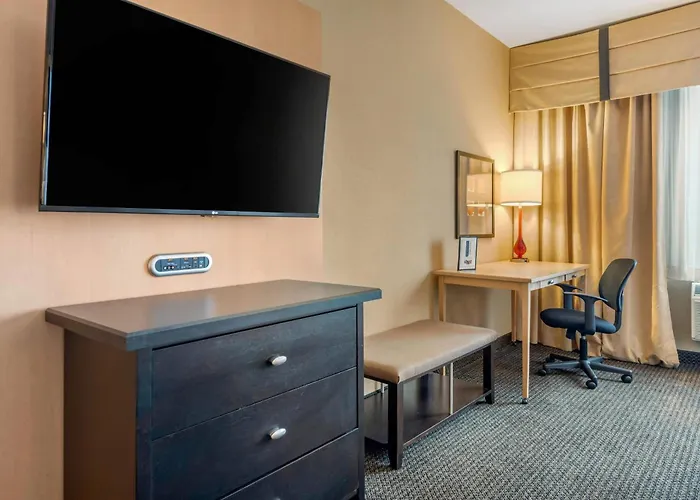 Cambria Hotel Akron - Canton Airport