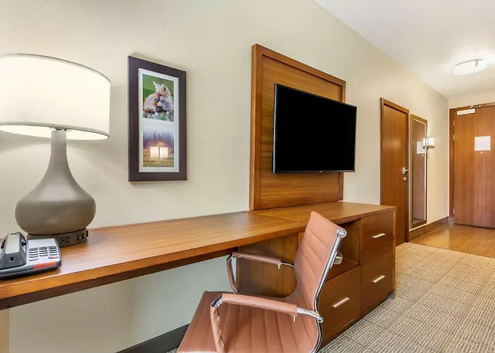 Comfort Inn & Suites Lakewood By Jblm