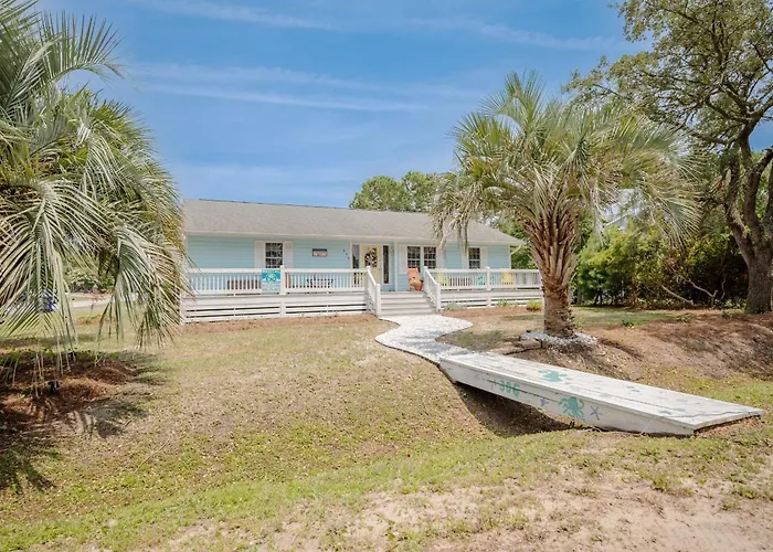 Cottage Breeze By Oak Island Accommodations