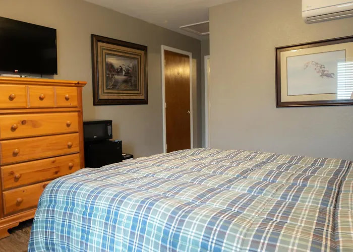 Lakeview Room 2 Queens - 20