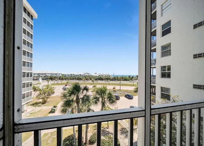 Studio Steps To Bonita Beach Heated Pools Hot Tub
