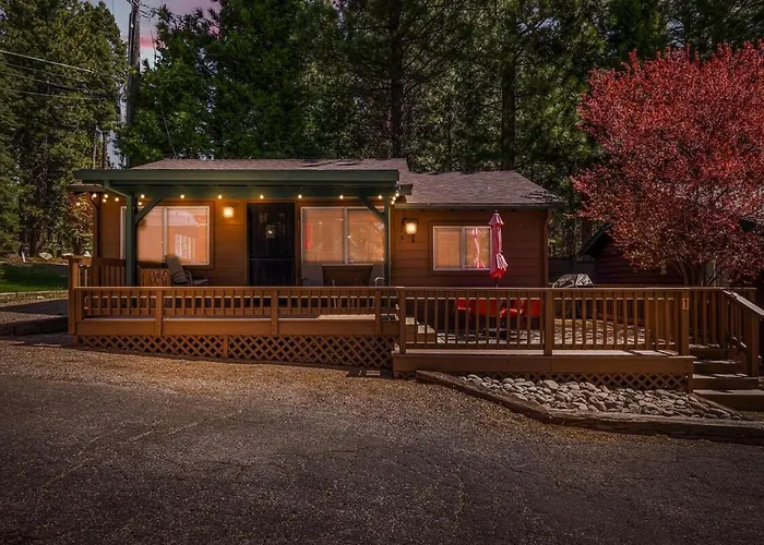 Cozy Lakeside Cabin-Lake Almanor-Boatramp-Pets-Fun