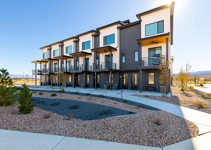 New Townhome-River Trail-Las Colonias-Dtown Gj! No Xtra Fees!