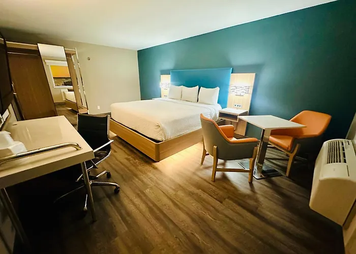 La Quinta Inn By Wyndham Costa Mesa Orange County