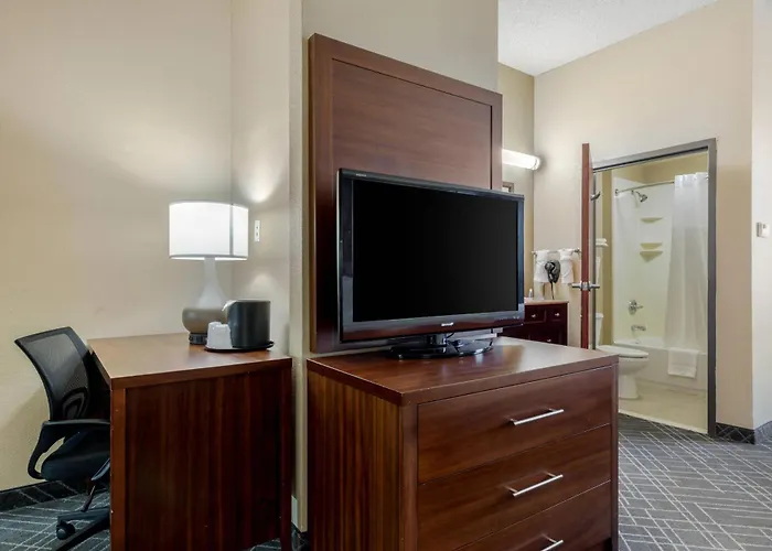 Comfort Suites Waco North - Near University Area