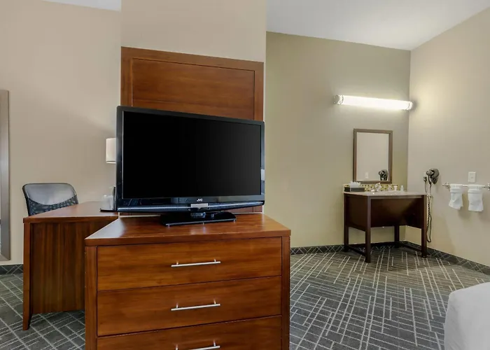 Comfort Suites Waco North - Near University Area