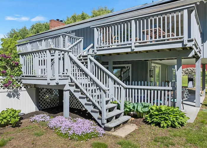 Exceptional Contemporary Retreat With 4 King Beds In Mystic Ct
