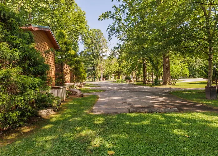 Qualla Cabins And Motel Cherokee Near Casino