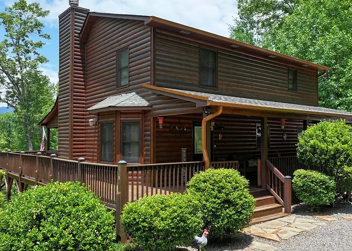 3-Story Private Cabin With Hot Tub And Fire Pit