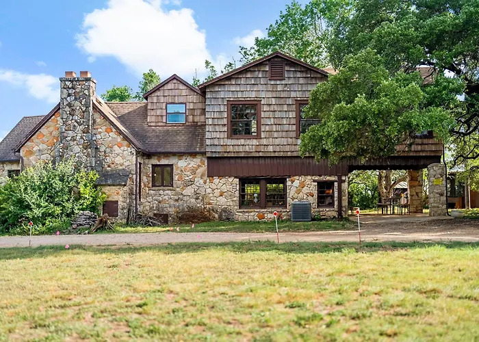 Cole Springs Historic Cottage
