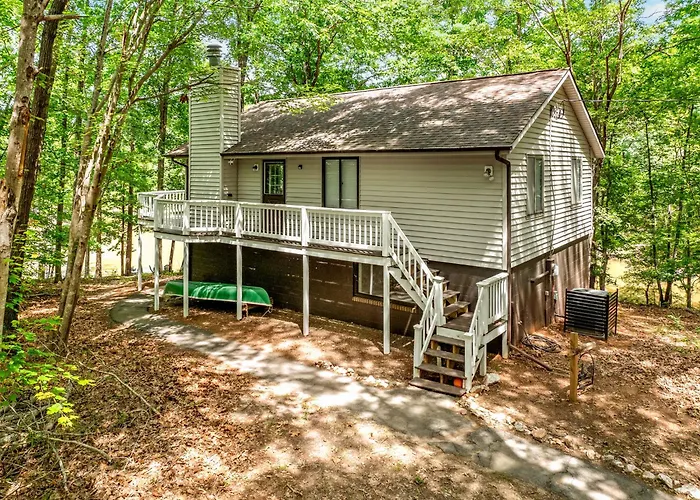 Waterfront Home With Dock On Kerr Lake!
