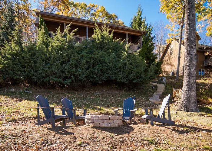 Cabin With Amazing Long-Range Mountain Views, Hot Tub, Fire Pit, Ev Connection