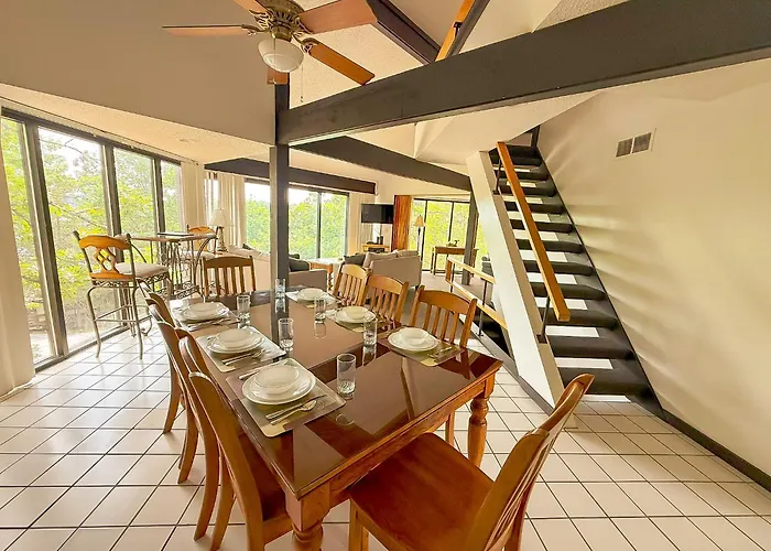 Treehouse Treetop Village106-3Bed3Bapools-8Pp
