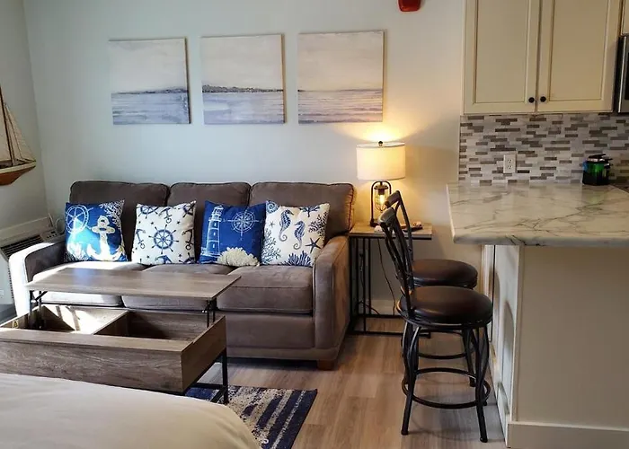 Couples Getaway, Hampton Beach Oceanview Studio